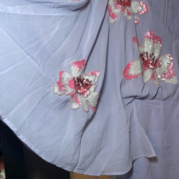Maya Delux Mini Dress Size 4 Lilac Sequined Pink Lilies Flutter Sleeves Beaded - Picture 3 of 11